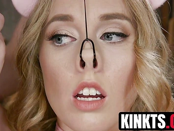 Blonde Riley Reyes serves sloppy blowjob with slim Natalie Mars