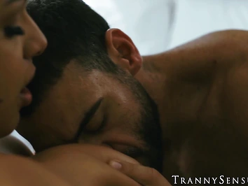 Tatted shemale Eva Maxim serves hole breakfast to stepdad Ricky Larkin