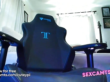 Big-tits Tgirl Strokes Between Stockings - sexcamts.com