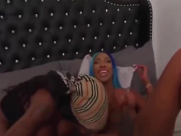 ebony t-girl banging a very pretty with tight ebony va